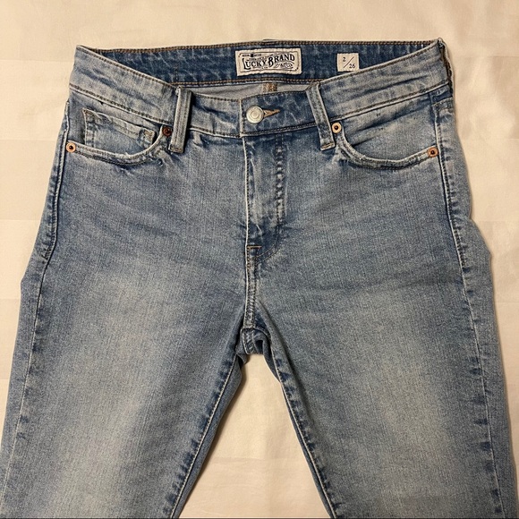 Lucky Brand Light Wash Skinny Jeans - Picture 6 of 7